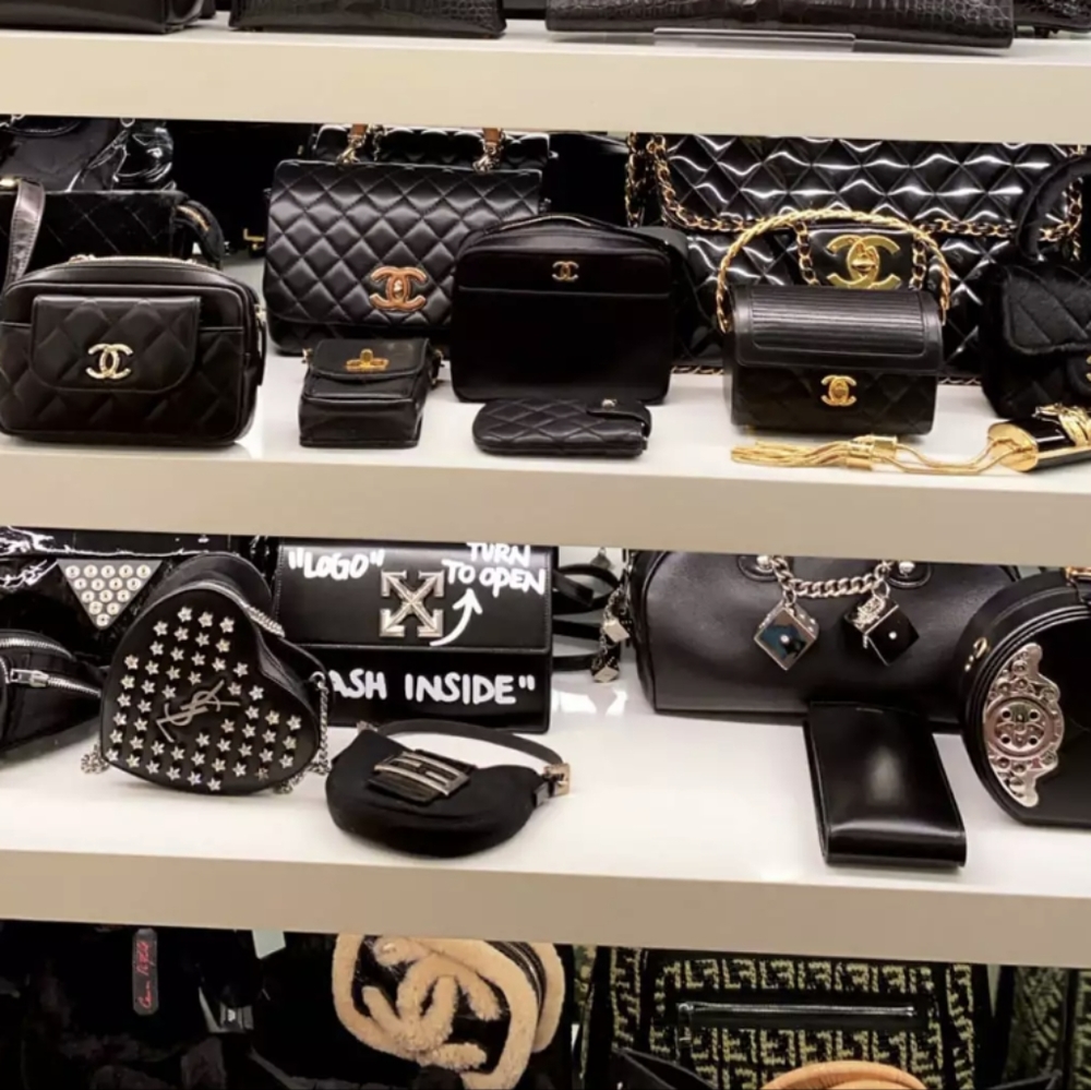 KYLIE JENNER'S 💕 Chanel Waist Bag!! - Picture 15 of 16